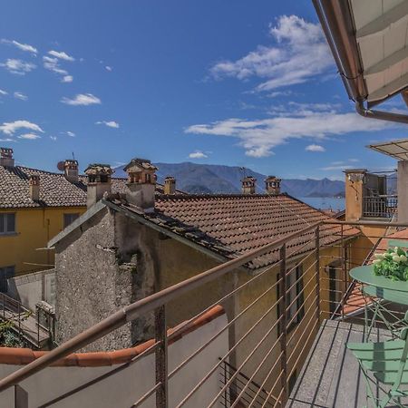 La Terrazza Di Marta Apartment วาเรนนา ภายนอก รูปภาพ